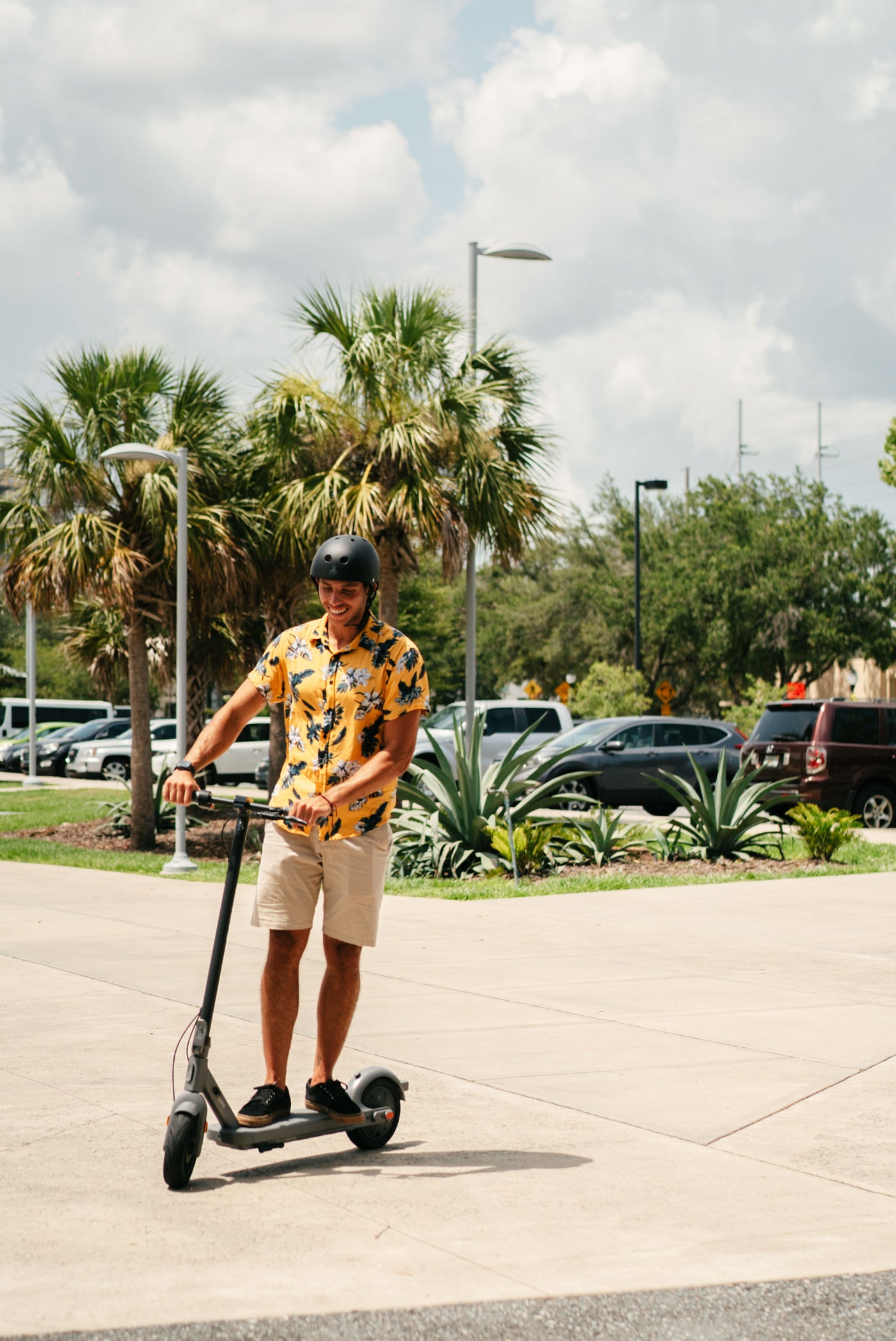 Blutron One Plus S65 Electric Scooter 20Mph 40Miles Long Range Blutron One Plus S65 Electric Scooter 20Mph 40Miles Long Range